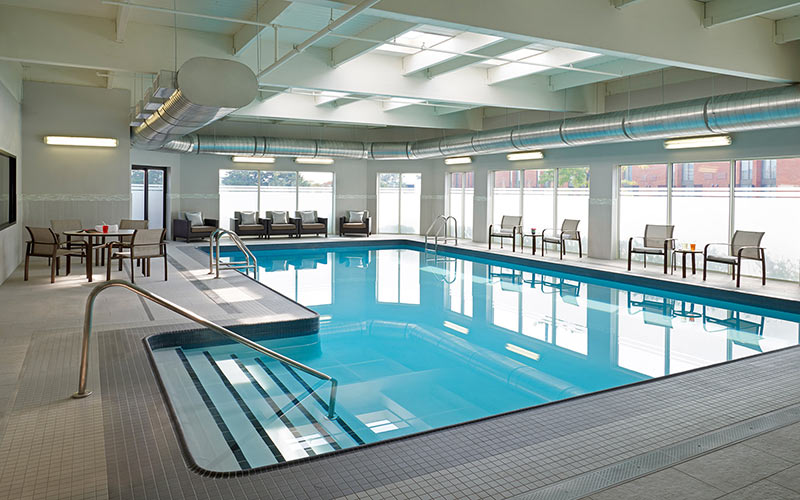 Courtyard by Marriott Toronto Airport indoor pool