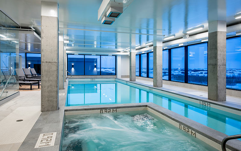 Dakota Dunes Resort indoor rooftop pool